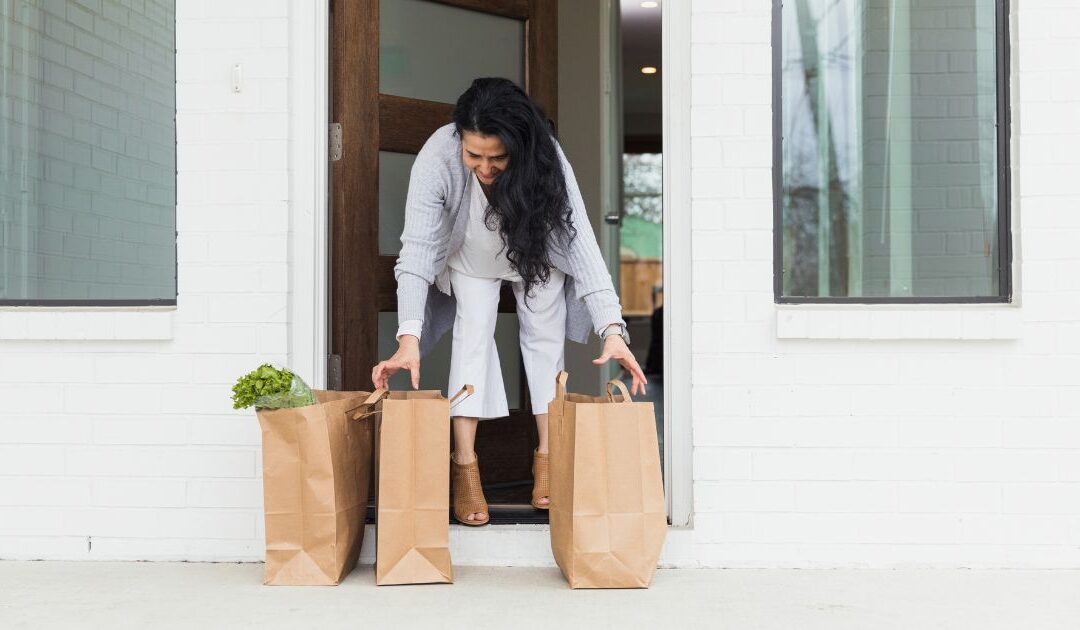 Lifting Smarter: Everyday Tips to Support Your Spine